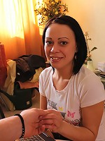 Gal poses before fucking