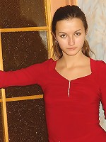 Beautiful Jenna loves to pose naked and show off her attractive tits and sensitive pussy.