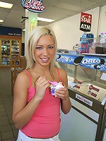 Hot blonde teen Kacey Jordan gives great blowjob