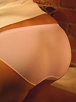 Amanda shows off her big tits