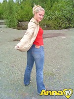 Yellow hearts and blue eyes (nude)