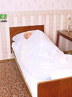 Mature mom teaches teen girl to make lesbian sex