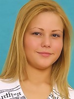 Curvy babe playing around nude