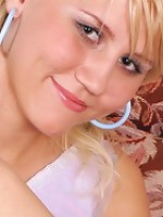 Young amateur girl posing nude