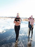 Daring teenage girls