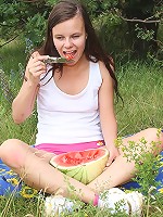 Picknicking teenager