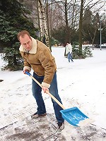 Hot teen girl in the snow fucked