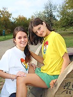 Two brunette lezzies toying pussy