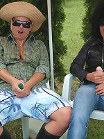 Six roleplaying teenage camgirls