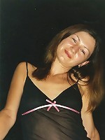 Camgirlie spreading her pussylips