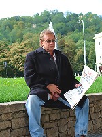 Girl gets fucked outdoor by oldie