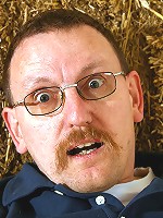 Old man gets wet pussy to please