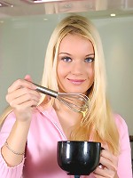 Blonde beauty adores an old male