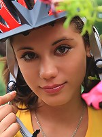 Gorgeous Caprice rollerskating without her clothes